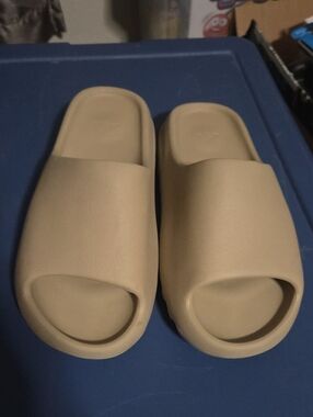 Yeezy Slide Sandals in Tan